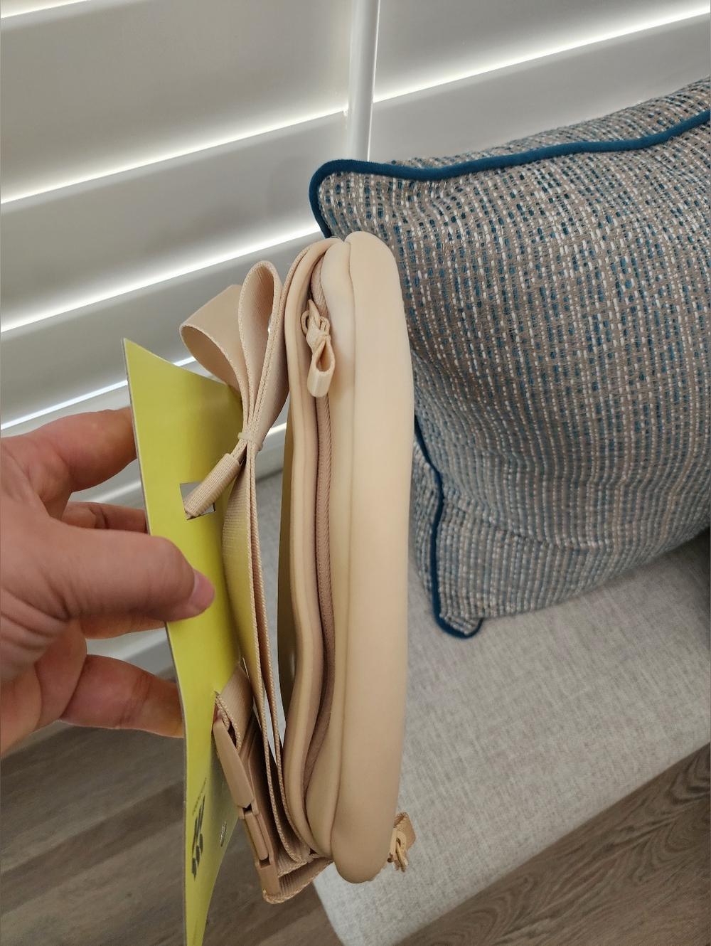 Minimalist Cream Women's Crossbody & Belt Bag NWT - Picture 6 of 7